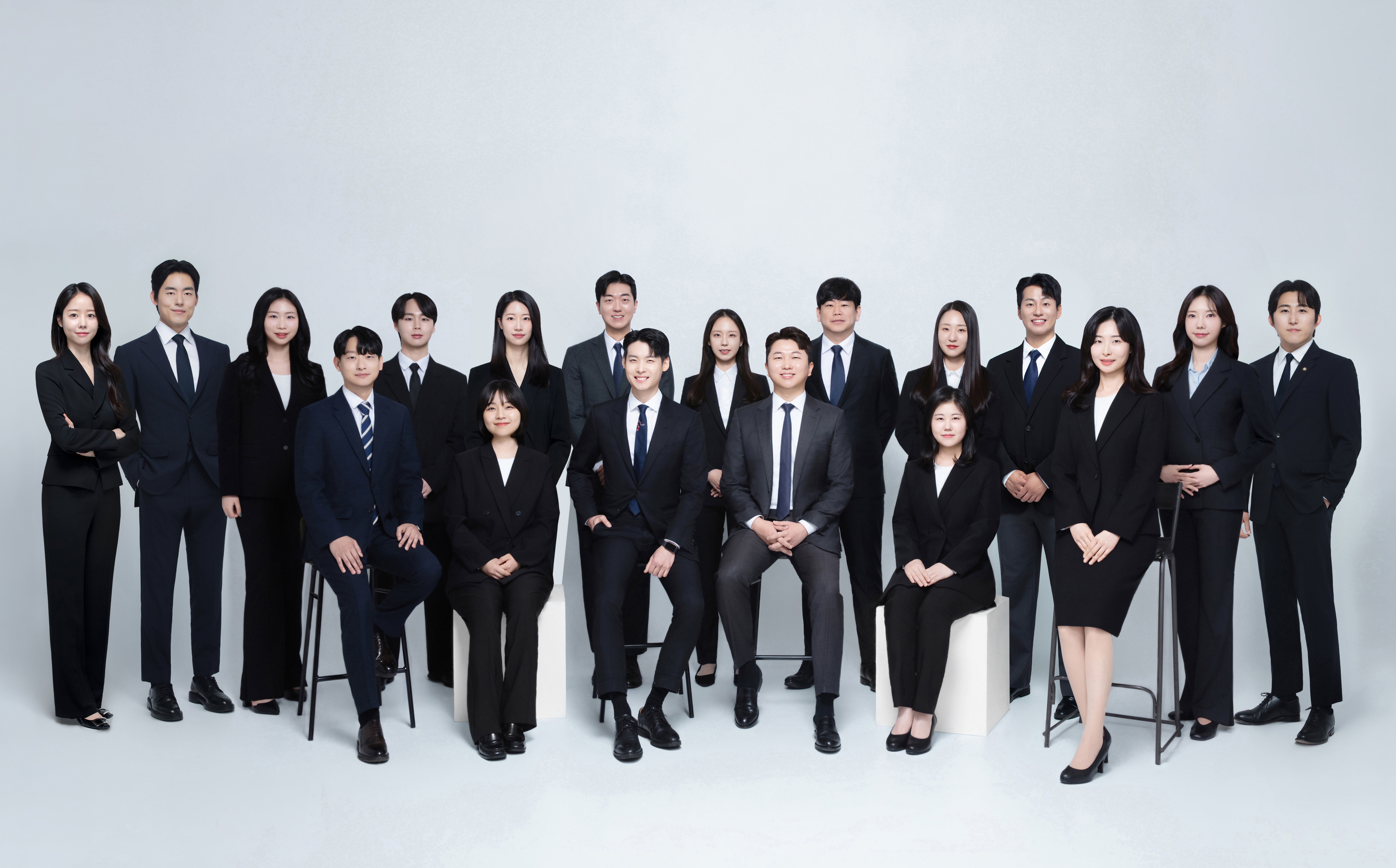 디센트법률사무소의 단체 사진